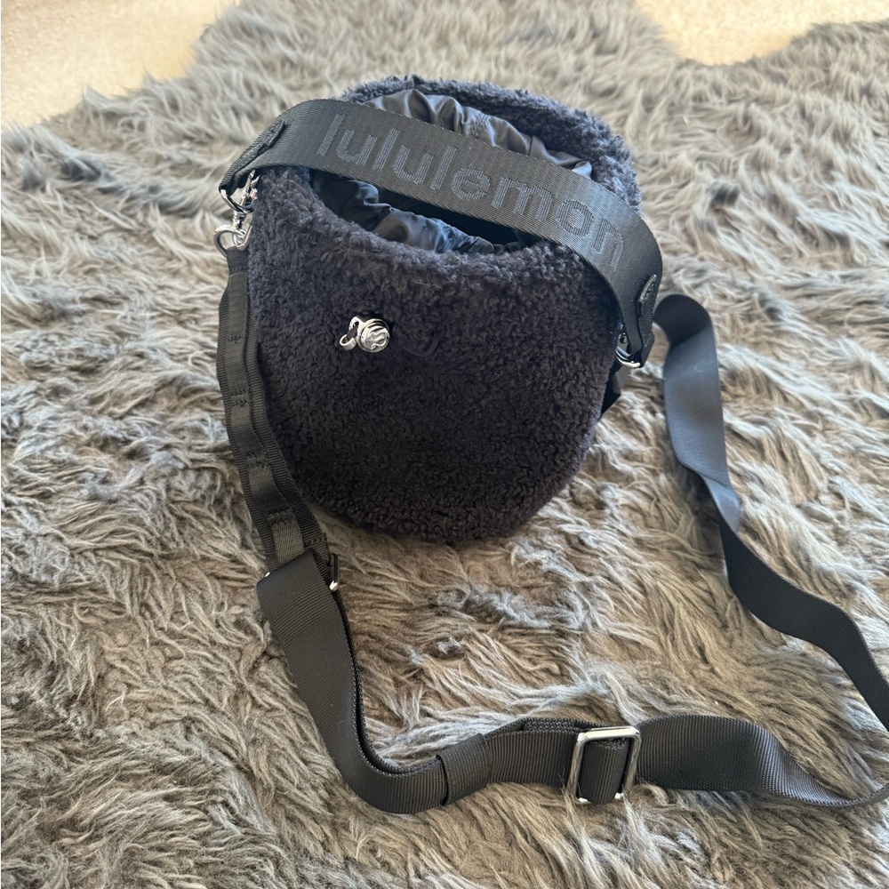 Lululemon Black Sherpa Bucket Bag